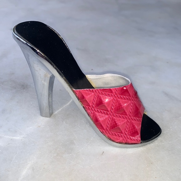 WILD EYE DESIGNS BOTTLE OPENER HIGH HEEL SILVER PINK PATENT PADDED NIB - Picture 3 of 10